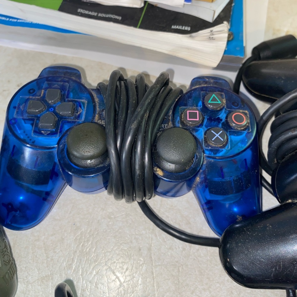5 wired PS2 controllers